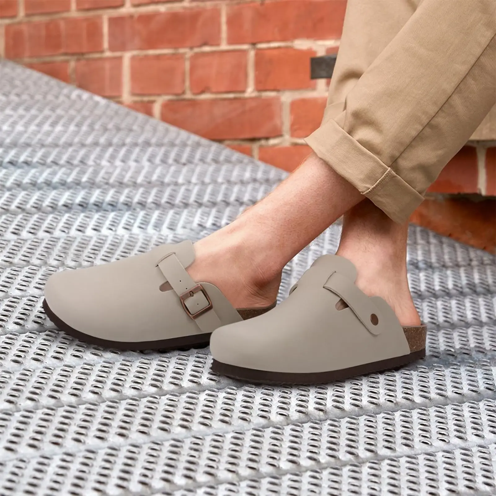 Comwarm Sandalias de cuero a la moda para hombre, sandalias deslizantes con colchón de corcho para verano, sandalias de playa, sandalias de marca Unisex con hebilla ajustable Comwarm Sandalias de cuero a la moda para hombre, sandalias deslizantes con colchón de corcho para verano, sandalias de playa, sandalias de marca Unisex con hebilla ajustable